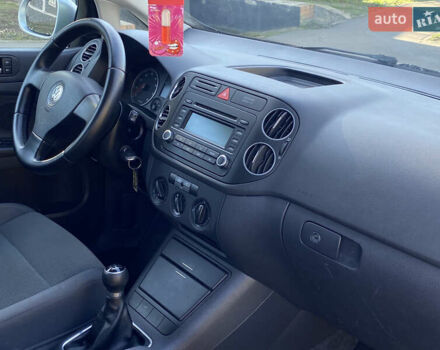 Серый Фольксваген Гольф Плюс, объемом двигателя 1.6 л и пробегом 202 тыс. км за 5800 $, фото 11 на Automoto.ua