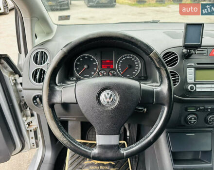 Серый Фольксваген Гольф Плюс, объемом двигателя 1.6 л и пробегом 183 тыс. км за 7200 $, фото 26 на Automoto.ua