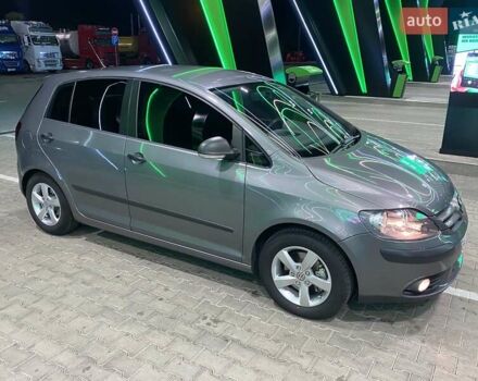 Серый Фольксваген Гольф Плюс, объемом двигателя 1.6 л и пробегом 142 тыс. км за 6500 $, фото 7 на Automoto.ua