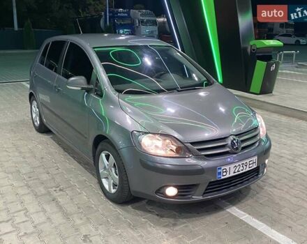 Серый Фольксваген Гольф Плюс, объемом двигателя 1.6 л и пробегом 142 тыс. км за 6500 $, фото 1 на Automoto.ua