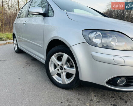 Серый Фольксваген Гольф Плюс, объемом двигателя 1.6 л и пробегом 180 тыс. км за 5699 $, фото 4 на Automoto.ua