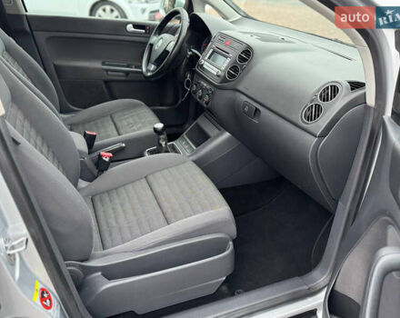 Серый Фольксваген Гольф Плюс, объемом двигателя 1.6 л и пробегом 220 тыс. км за 6190 $, фото 68 на Automoto.ua