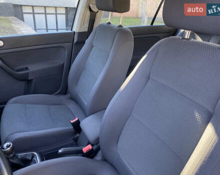 Серый Фольксваген Гольф Плюс, объемом двигателя 1.6 л и пробегом 202 тыс. км за 5800 $, фото 9 на Automoto.ua