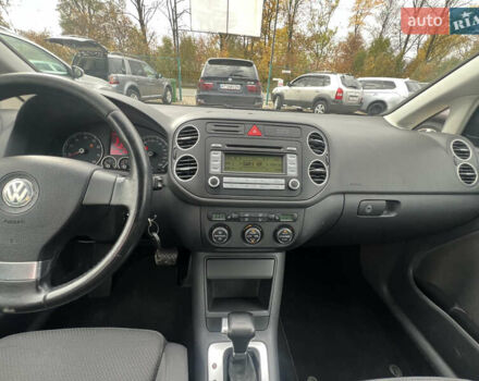 Серый Фольксваген Гольф Плюс, объемом двигателя 1.6 л и пробегом 220 тыс. км за 6599 $, фото 18 на Automoto.ua