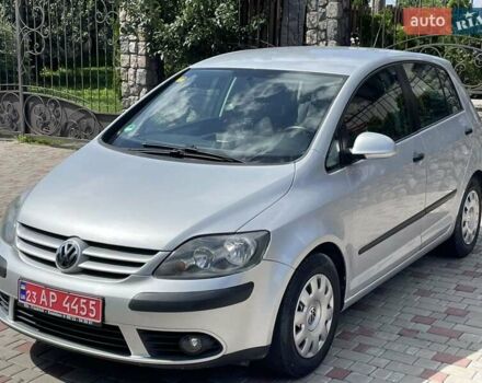 Серый Фольксваген Гольф Плюс, объемом двигателя 1.6 л и пробегом 202 тыс. км за 5800 $, фото 9 на Automoto.ua