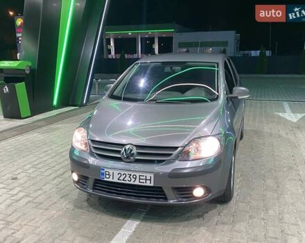 Серый Фольксваген Гольф Плюс, объемом двигателя 1.6 л и пробегом 142 тыс. км за 6500 $, фото 2 на Automoto.ua