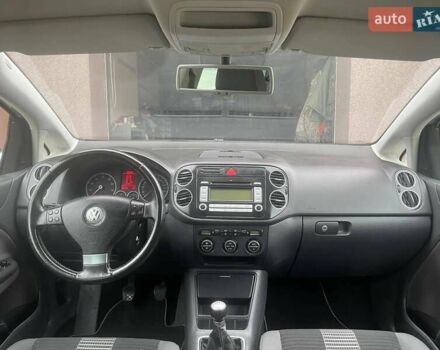 Серый Фольксваген Гольф Плюс, объемом двигателя 1.6 л и пробегом 198 тыс. км за 6900 $, фото 23 на Automoto.ua