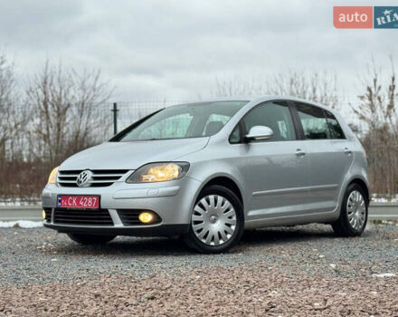 Серый Фольксваген Гольф Плюс, объемом двигателя 1.6 л и пробегом 220 тыс. км за 6190 $, фото 5 на Automoto.ua