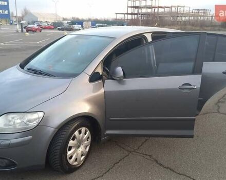 Серый Фольксваген Гольф Плюс, объемом двигателя 1.4 л и пробегом 255 тыс. км за 6500 $, фото 8 на Automoto.ua