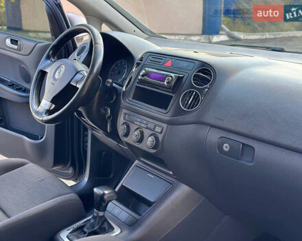 Фольксваген Гольф Плюс 2007 в Днепре (Днепропетровске) на Automoto.ua Серый Фольксваген Гольф Плюс, объемом двигателя 1.6 л и пробегом 233 тыс. км за 7299 $, фото 22 на Automoto.ua