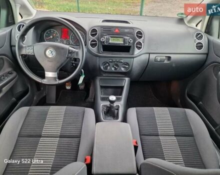 Фольксваген Гольф Плюс 2007 в Луцке на Automoto.ua Серый Фольксваген Гольф Плюс, объемом двигателя 1.6 л и пробегом 200 тыс. км за 5700 $, фото 37 на Automoto.ua