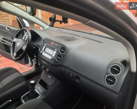 Серый Фольксваген Гольф Плюс, объемом двигателя 1.6 л и пробегом 112 тыс. км за 7300 $, фото 26 на Automoto.ua