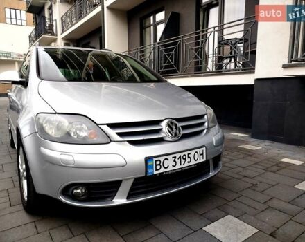 Серый Фольксваген Гольф Плюс, объемом двигателя 1.6 л и пробегом 233 тыс. км за 5750 $, фото 3 на Automoto.ua