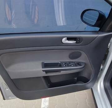 Серый Фольксваген Гольф Плюс, объемом двигателя 1.6 л и пробегом 240 тыс. км за 5999 $, фото 9 на Automoto.ua