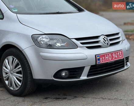 Сірий Фольксваген Golf Plus, об'ємом двигуна 1.4 л та пробігом 225 тис. км за 5300 $, фото 14 на Automoto.ua