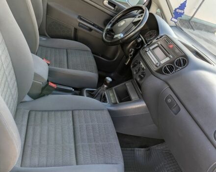 Серый Фольксваген Гольф Плюс, объемом двигателя 1.6 л и пробегом 181 тыс. км за 5550 $, фото 10 на Automoto.ua