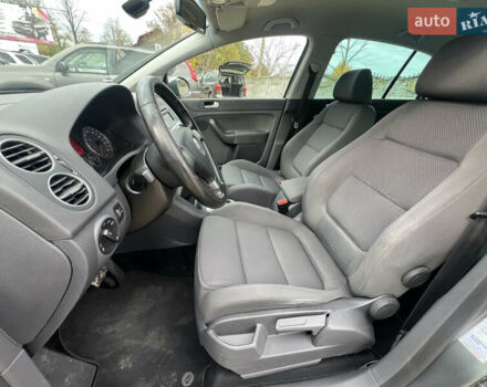 Серый Фольксваген Гольф Плюс, объемом двигателя 1.6 л и пробегом 220 тыс. км за 6599 $, фото 13 на Automoto.ua