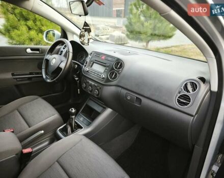 Серый Фольксваген Гольф Плюс, объемом двигателя 1.6 л и пробегом 163 тыс. км за 6900 $, фото 57 на Automoto.ua