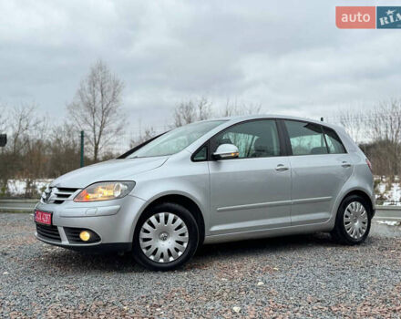 Серый Фольксваген Гольф Плюс, объемом двигателя 1.6 л и пробегом 220 тыс. км за 6190 $, фото 10 на Automoto.ua