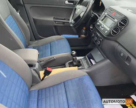 Серый Фольксваген Гольф Плюс, объемом двигателя 1.4 л и пробегом 227 тыс. км за 6300 $, фото 20 на Automoto.ua