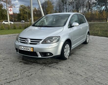 Серый Фольксваген Гольф Плюс, объемом двигателя 1.6 л и пробегом 198 тыс. км за 5800 $, фото 2 на Automoto.ua