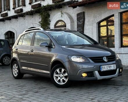 Серый Фольксваген Гольф Плюс, объемом двигателя 1.6 л и пробегом 223 тыс. км за 7499 $, фото 3 на Automoto.ua