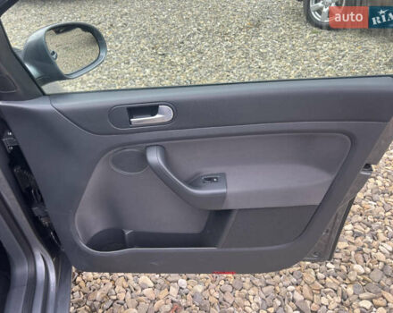 Серый Фольксваген Гольф Плюс, объемом двигателя 1.6 л и пробегом 220 тыс. км за 6599 $, фото 14 на Automoto.ua