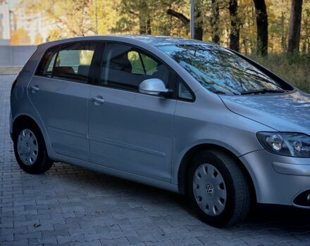 Серый Фольксваген Гольф Плюс, объемом двигателя 1.6 л и пробегом 181 тыс. км за 5499 $, фото 2 на Automoto.ua