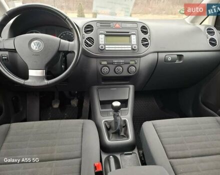 Серый Фольксваген Гольф Плюс, объемом двигателя 1.4 л и пробегом 222 тыс. км за 5850 $, фото 26 на Automoto.ua