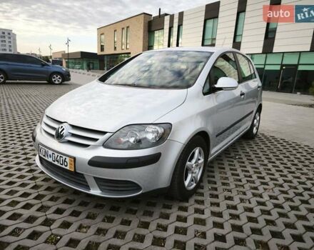 Серый Фольксваген Гольф Плюс, объемом двигателя 1.6 л и пробегом 163 тыс. км за 6900 $, фото 1 на Automoto.ua