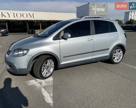 Сірий Фольксваген Golf Plus, об'ємом двигуна 1.6 л та пробігом 253 тис. км за 9800 $, фото 4 на Automoto.ua