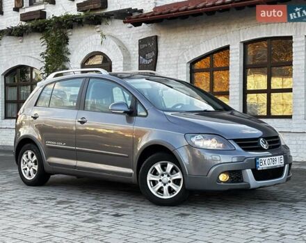 Серый Фольксваген Гольф Плюс, объемом двигателя 1.6 л и пробегом 223 тыс. км за 7499 $, фото 4 на Automoto.ua