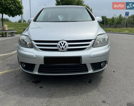 Сірий Фольксваген Golf Plus, об'ємом двигуна 1.4 л та пробігом 213 тис. км за 6500 $, фото 2 на Automoto.ua