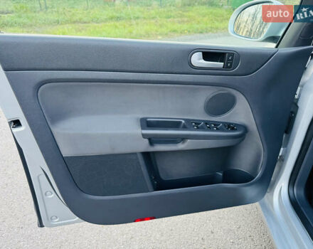 Серый Фольксваген Гольф Плюс, объемом двигателя 1.6 л и пробегом 180 тыс. км за 5699 $, фото 22 на Automoto.ua