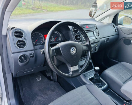 Серый Фольксваген Гольф Плюс, объемом двигателя 1.6 л и пробегом 180 тыс. км за 5699 $, фото 25 на Automoto.ua