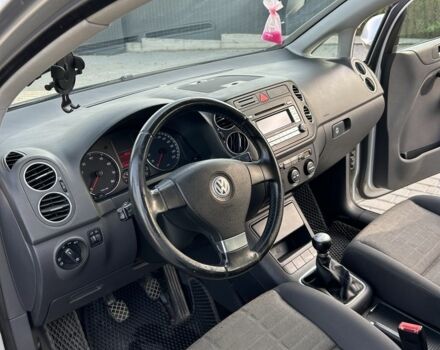 Серый Фольксваген Гольф Плюс, объемом двигателя 1.6 л и пробегом 198 тыс. км за 5800 $, фото 14 на Automoto.ua