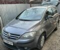 Серый Фольксваген Гольф Плюс, объемом двигателя 1.6 л и пробегом 300 тыс. км за 3905 $, фото 1 на Automoto.ua