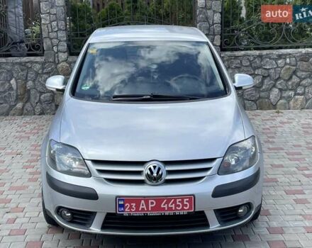 Серый Фольксваген Гольф Плюс, объемом двигателя 1.6 л и пробегом 202 тыс. км за 5800 $, фото 3 на Automoto.ua