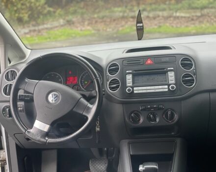 Серый Фольксваген Гольф Плюс, объемом двигателя 1.6 л и пробегом 240 тыс. км за 6900 $, фото 12 на Automoto.ua