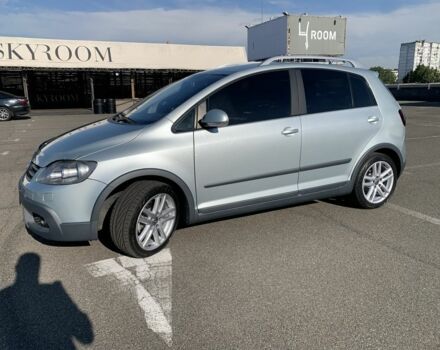 Серый Фольксваген Гольф Плюс, объемом двигателя 1.6 л и пробегом 253 тыс. км за 9800 $, фото 3 на Automoto.ua