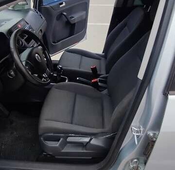 Серый Фольксваген Гольф Плюс, объемом двигателя 1.6 л и пробегом 240 тыс. км за 5999 $, фото 13 на Automoto.ua