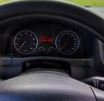 Серый Фольксваген Гольф Плюс, объемом двигателя 1.6 л и пробегом 240 тыс. км за 5999 $, фото 10 на Automoto.ua