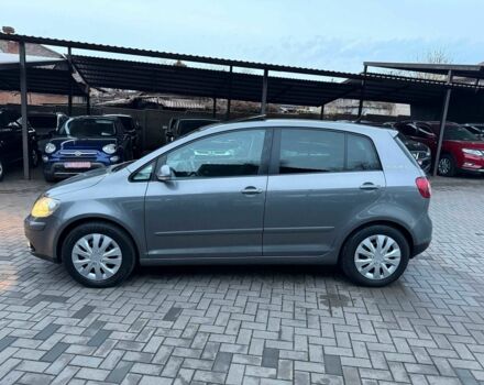 Серый Фольксваген Гольф Плюс, объемом двигателя 1.6 л и пробегом 227 тыс. км за 7300 $, фото 3 на Automoto.ua