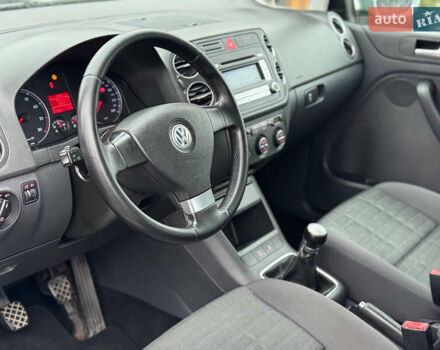 Серый Фольксваген Гольф Плюс, объемом двигателя 1.6 л и пробегом 220 тыс. км за 6190 $, фото 61 на Automoto.ua