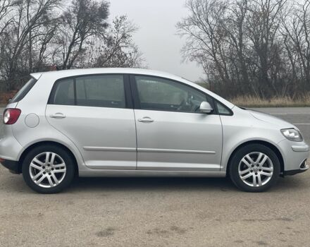 Серый Фольксваген Гольф Плюс, объемом двигателя 1.6 л и пробегом 240 тыс. км за 6900 $, фото 6 на Automoto.ua