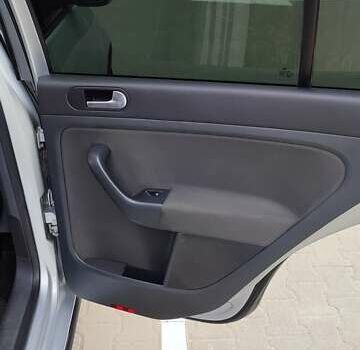 Серый Фольксваген Гольф Плюс, объемом двигателя 1.6 л и пробегом 240 тыс. км за 5999 $, фото 4 на Automoto.ua