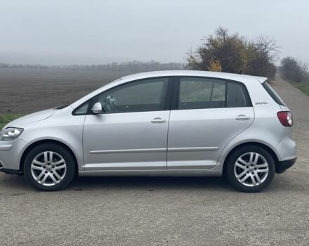 Серый Фольксваген Гольф Плюс, объемом двигателя 1.6 л и пробегом 240 тыс. км за 6900 $, фото 2 на Automoto.ua