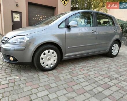 Серый Фольксваген Гольф Плюс, объемом двигателя 1.6 л и пробегом 106 тыс. км за 7300 $, фото 5 на Automoto.ua