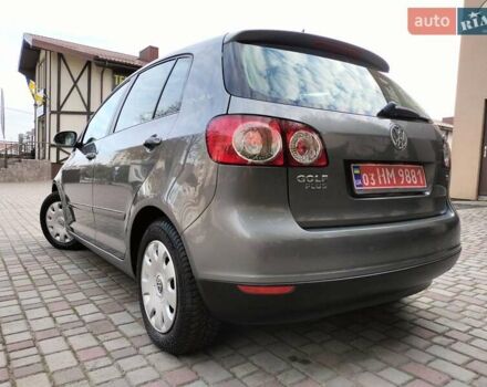 Серый Фольксваген Гольф Плюс, объемом двигателя 1.6 л и пробегом 106 тыс. км за 7300 $, фото 10 на Automoto.ua