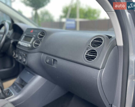 Сірий Фольксваген Golf Plus, об'ємом двигуна 1.4 л та пробігом 237 тис. км за 5700 $, фото 8 на Automoto.ua